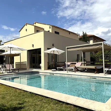 Moderne Pour 8 Personnes - Vue Sur ! فيلة
