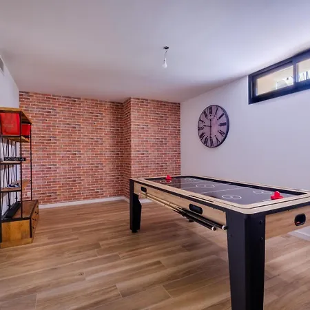 Moderne Pour 8 Personnes - Vue Sur ! Villa Nizza