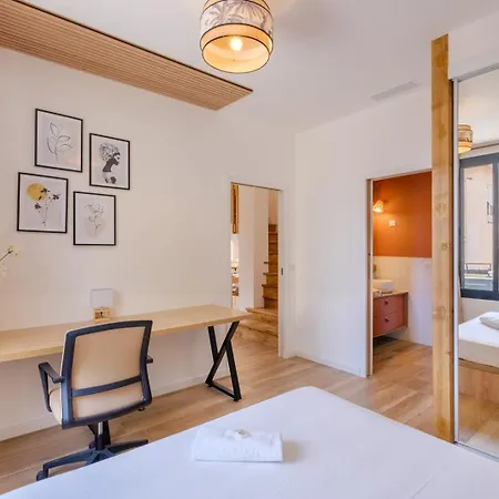 Moderne Pour 8 Personnes - Vue Sur ! Villa Nizza