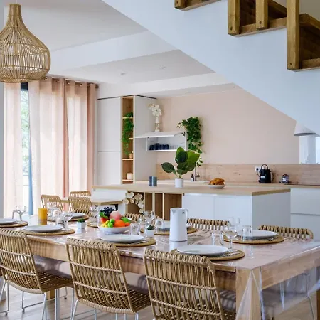 Moderne Pour 8 Personnes - Vue Sur ! Villa *