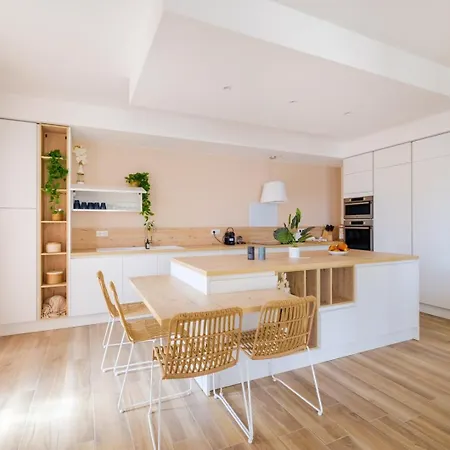 Moderne Pour 8 Personnes - Vue Sur !