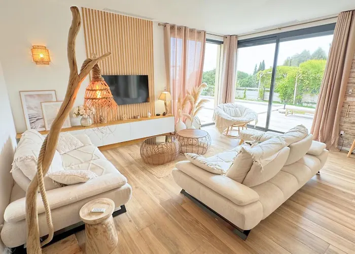Moderne Pour 8 Personnes - Vue Sur ! *