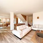 Moderne Pour 8 Personnes - Vue Sur ! *
