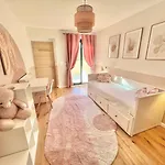 Moderne Pour 8 Personnes - Vue Sur ! Villa