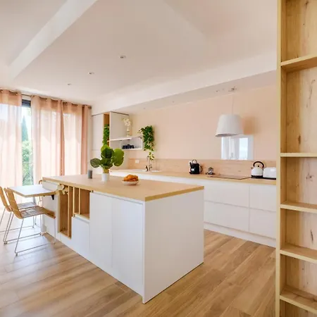 Moderne Pour 8 Personnes - Vue Sur ! Willa Nicea