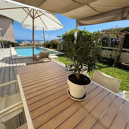 Moderne Pour 8 Personnes - Vue Sur ! Villa Nice