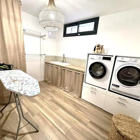 Moderne Pour 8 Personnes - Vue Sur ! Villa