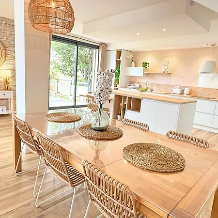 Villa Moderne Pour 8 Personnes - Vue Sur !