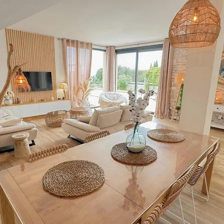 Moderne Pour 8 Personnes - Vue Sur !