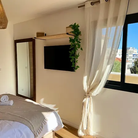 Moderne Pour 8 Personnes - Vue Sur ! *
