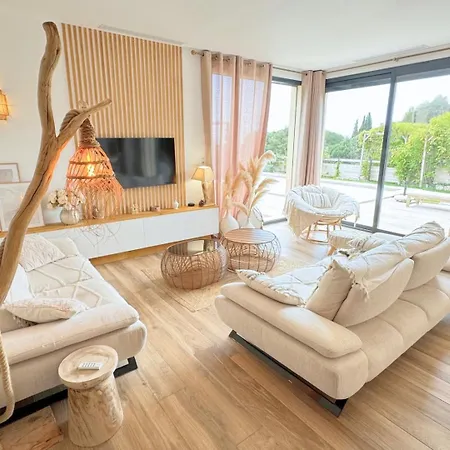 Moderne Pour 8 Personnes - Vue Sur ! *